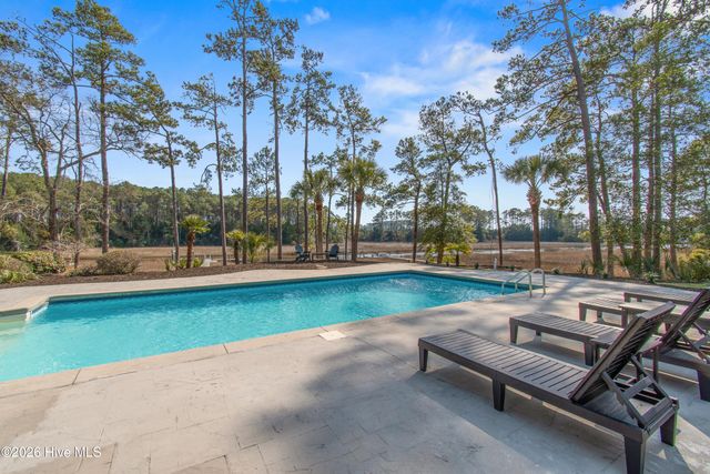 6481 Walden Pond Lane, Southport, NC 28461