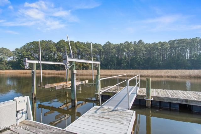 6481 Walden Pond Lane, Southport, NC 28461