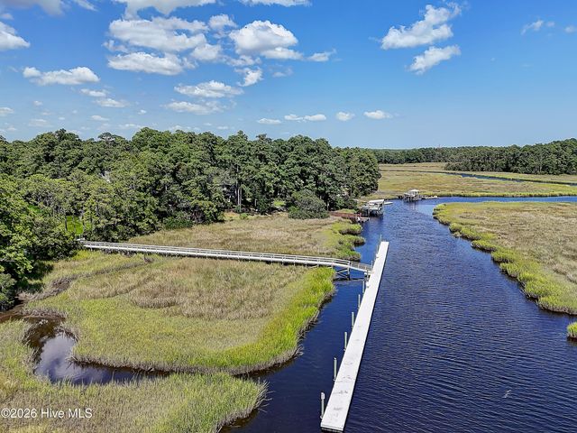 6481 Walden Pond Lane, Southport, NC 28461