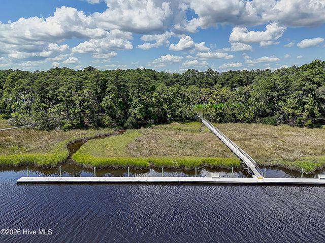 6481 Walden Pond Lane, Southport, NC 28461