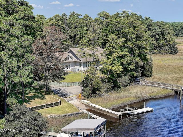 6481 Walden Pond Lane, Southport, NC 28461