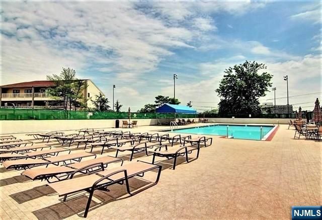 1203 River Road 17M, Edgewater, NJ 07020