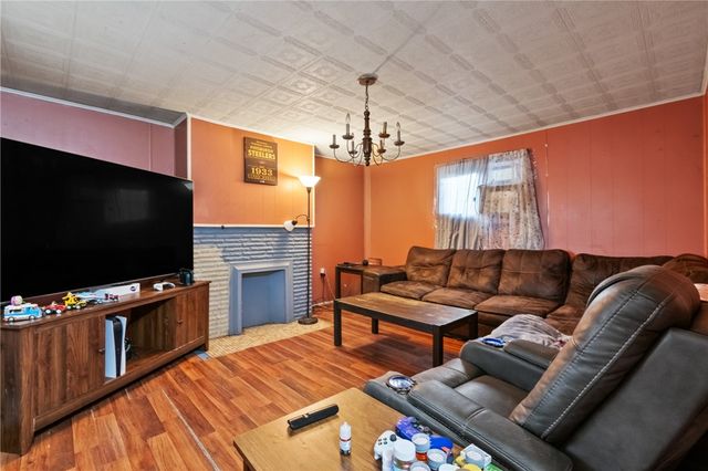 414 W Main Street, West Newton, PA 15089