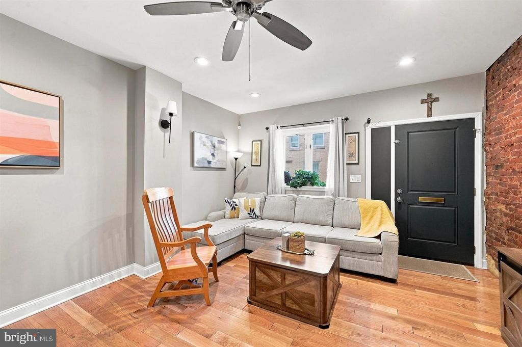 2527 S FAIRHILL ST, PHILADELPHIA, PA 19148 — photo 4