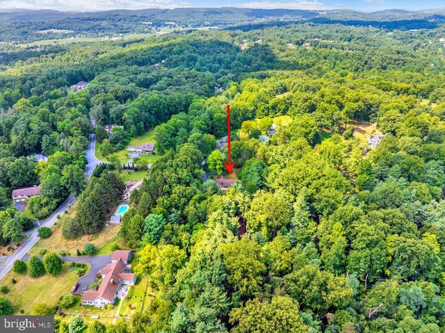 334 CANDY RD, Mohnton, PA 19540