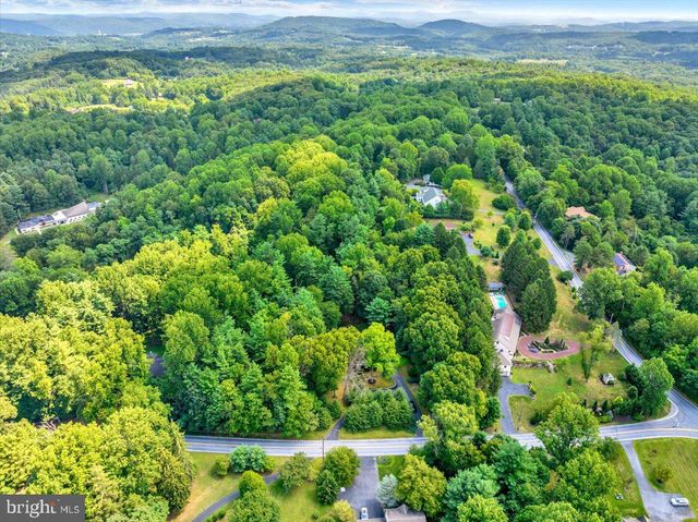 334 CANDY RD, Mohnton, PA 19540