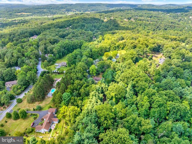 334 CANDY RD, Mohnton, PA 19540