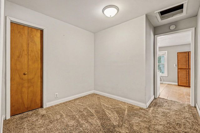 18 Genesse Street, La Crosse, IN 46348