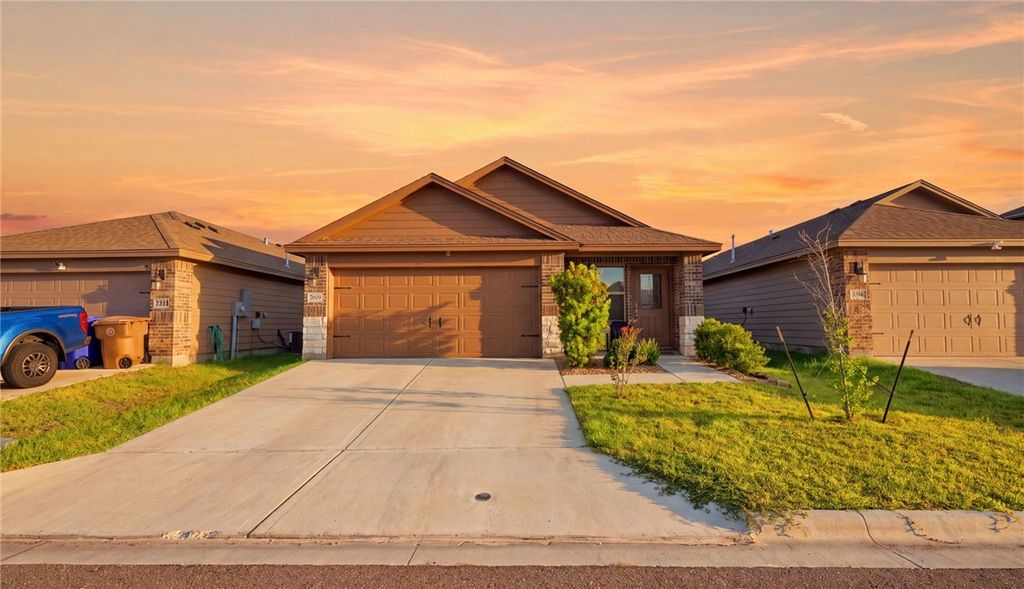 7609 Bullrider Dr, Corpus Christi, TX 78414 — exterior