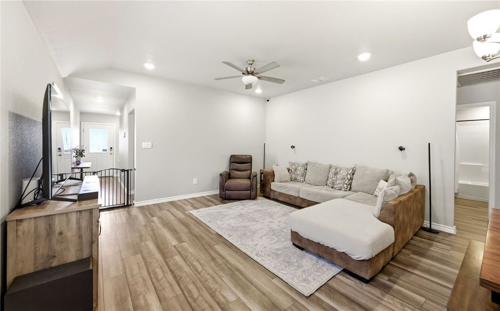 7609 Bullrider Dr, Corpus Christi, TX 78414 — photo 3