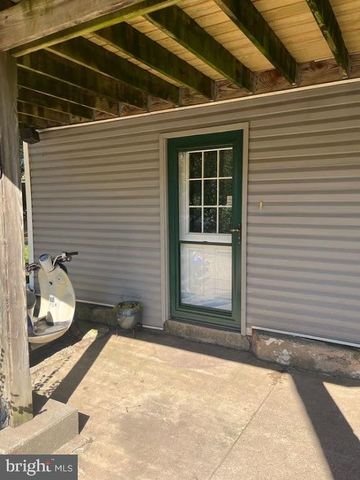 32 RIVER RD, Conshohocken, PA 19428