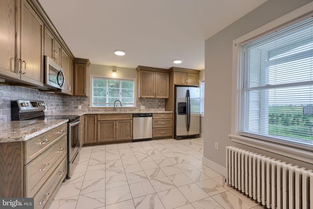 145 WEAVER RD, Lancaster, PA 17603