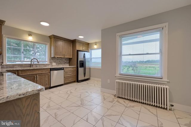 145 WEAVER RD, Lancaster, PA 17603