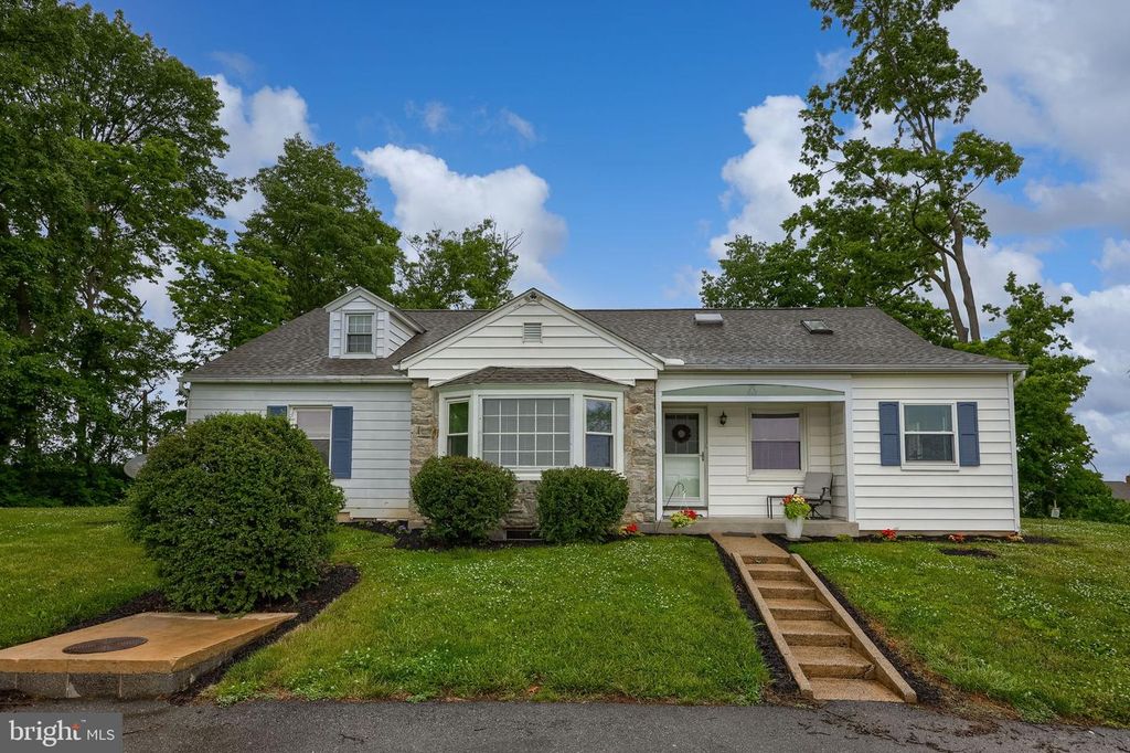 145 WEAVER RD, Lancaster, PA 17603