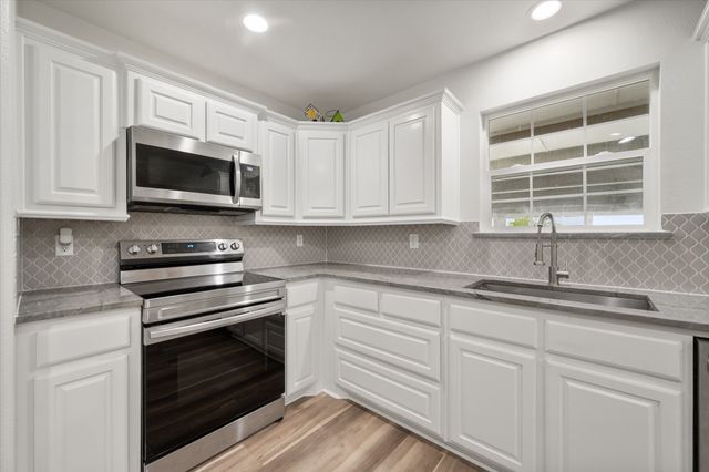 203 County Road 3124a, Corsicana, TX 75109