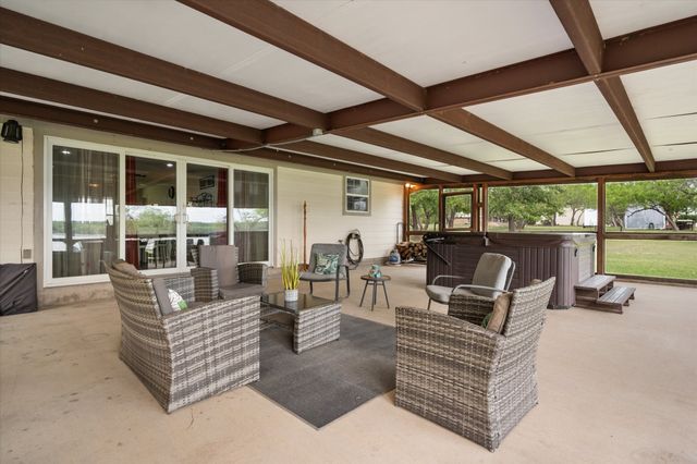 203 County Road 3124a, Corsicana, TX 75109