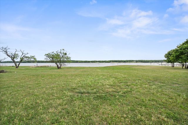 203 County Road 3124a, Corsicana, TX 75109