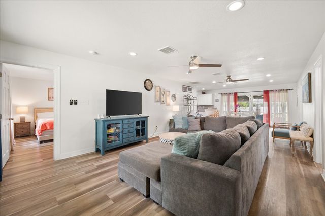 203 County Road 3124a, Corsicana, TX 75109