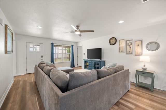 203 County Road 3124a, Corsicana, TX 75109