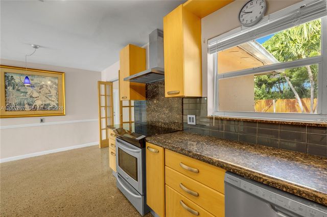 4051 NE 17th Ter, Pompano Beach, FL 33064