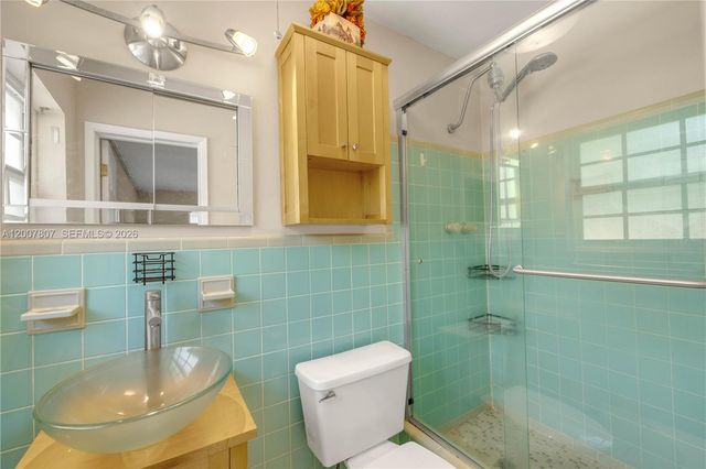 4051 NE 17th Ter, Pompano Beach, FL 33064