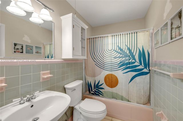 4051 NE 17th Ter, Pompano Beach, FL 33064