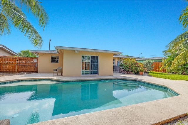 4051 NE 17th Ter, Pompano Beach, FL 33064