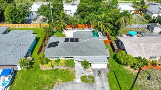 4051 NE 17th Ter, Pompano Beach, FL 33064