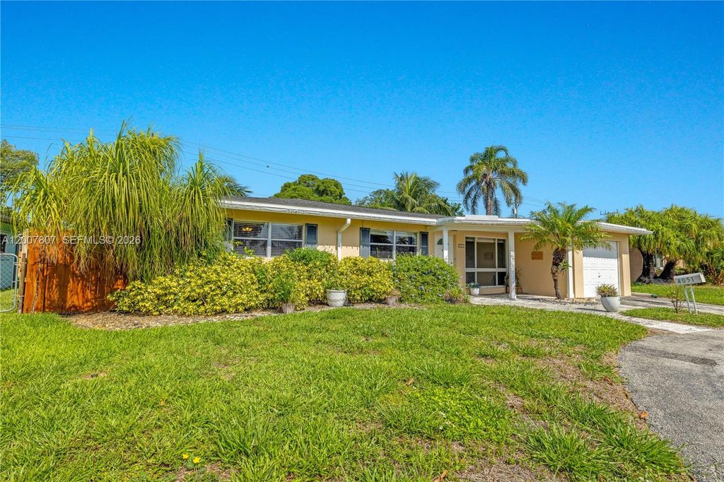 4051 NE 17th Ter, Pompano Beach, FL 33064