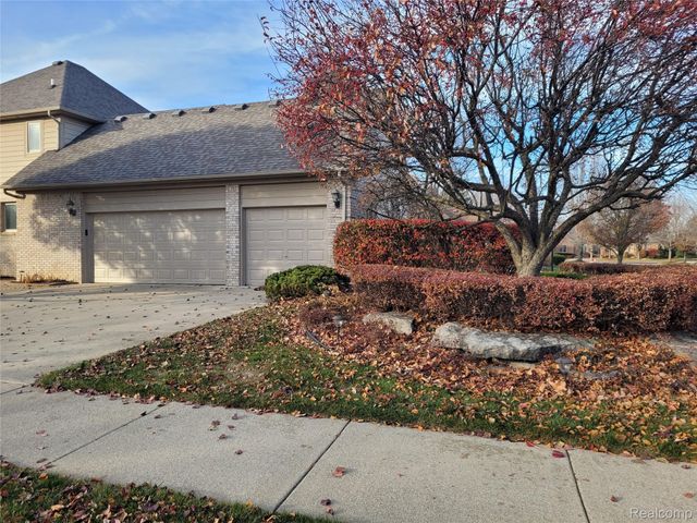 48205 Conifer Drive, Shelby Charter Township, MI 48315