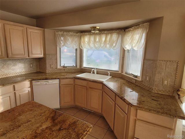 48205 Conifer Drive, Shelby Charter Township, MI 48315