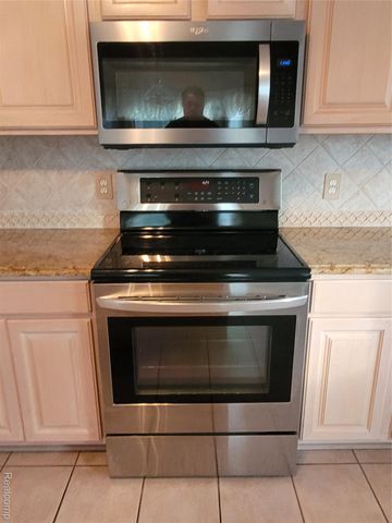 48205 Conifer Drive, Shelby Charter Township, MI 48315