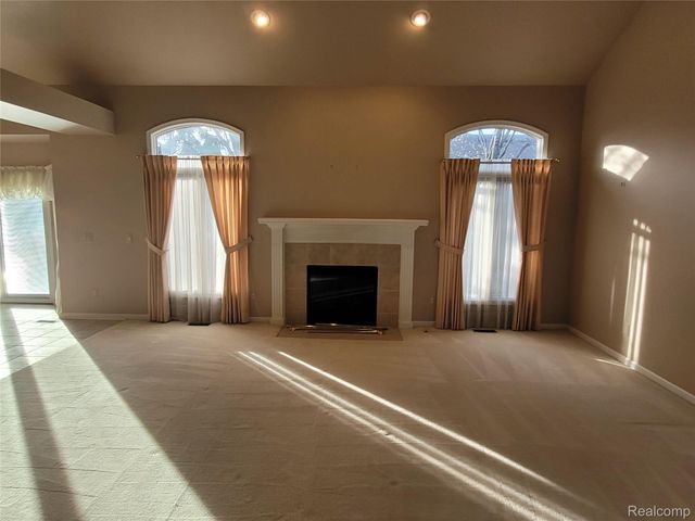 48205 Conifer Drive, Shelby Charter Township, MI 48315