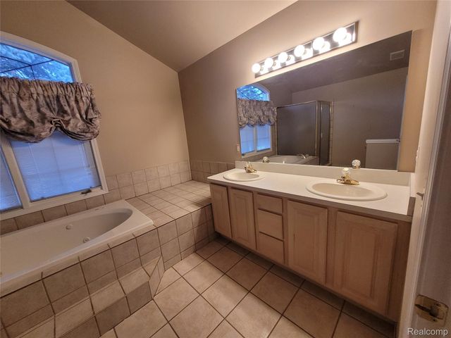 48205 Conifer Drive, Shelby Charter Township, MI 48315