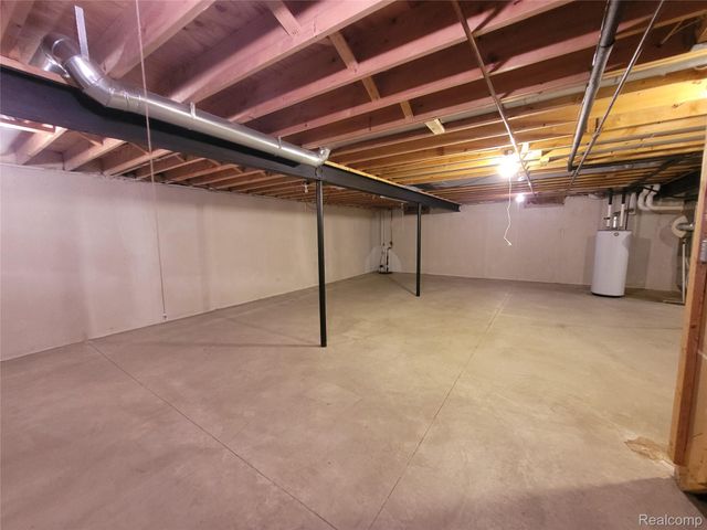 48205 Conifer Drive, Shelby Charter Township, MI 48315