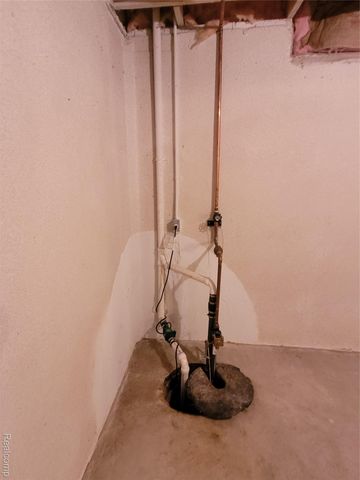 48205 Conifer Drive, Shelby Charter Township, MI 48315