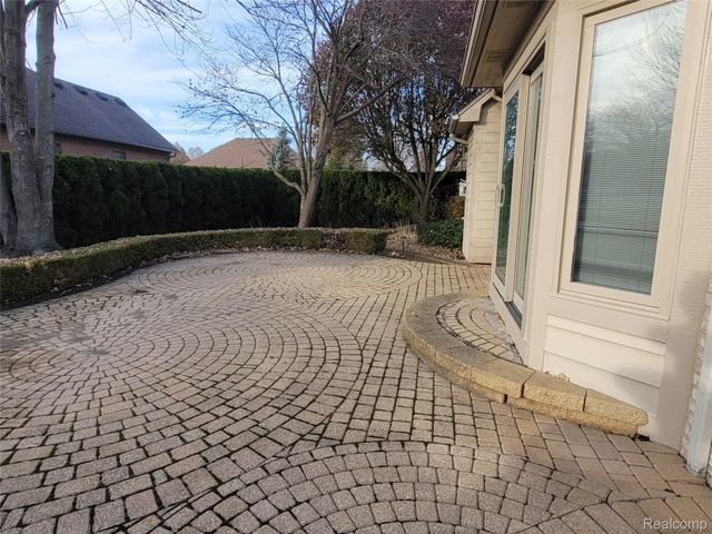 48205 Conifer Drive, Shelby Charter Township, MI 48315