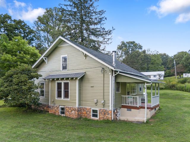 364 Hiawassee Street, Hayesville, NC 28904