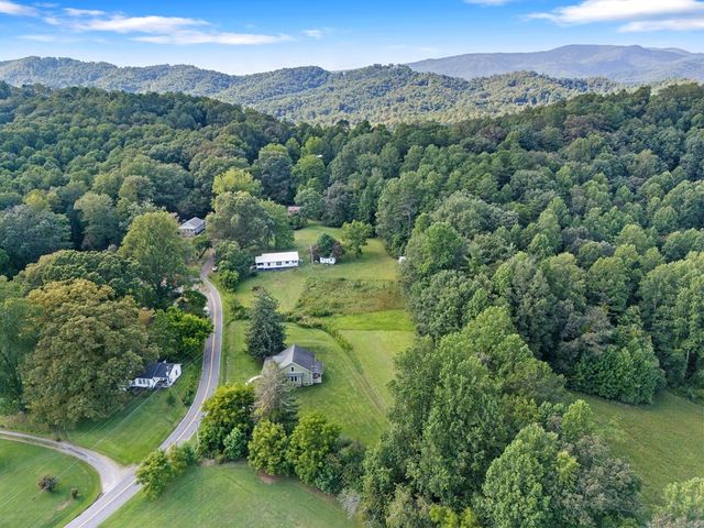 364 Hiawassee Street, Hayesville, NC 28904