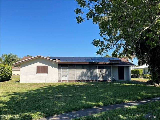 547 Eastwood DR, Naples, FL 34110