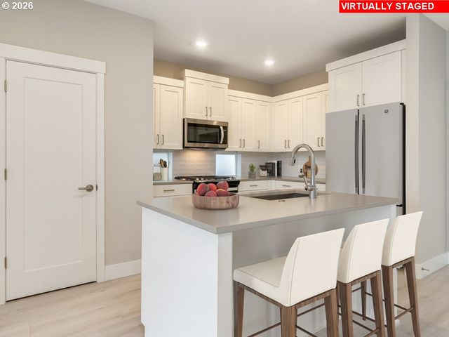 2445 N Villa Rd, Newberg, OR 97132