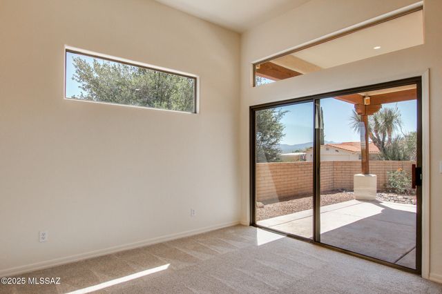 656 W Rio Moctezuma, Green Valley, AZ 85614