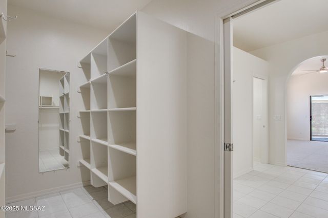 656 W Rio Moctezuma, Green Valley, AZ 85614