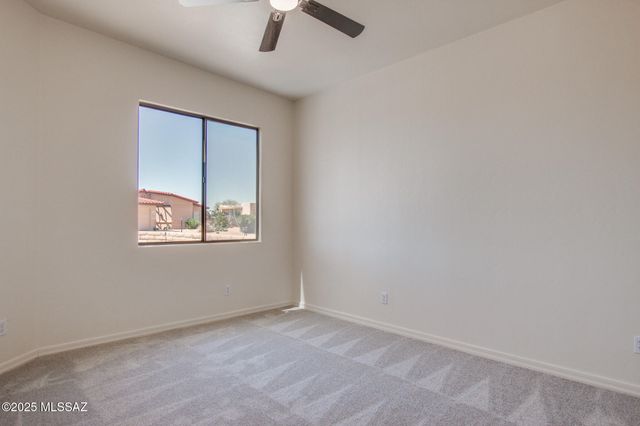 656 W Rio Moctezuma, Green Valley, AZ 85614