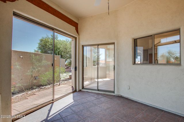 656 W Rio Moctezuma, Green Valley, AZ 85614