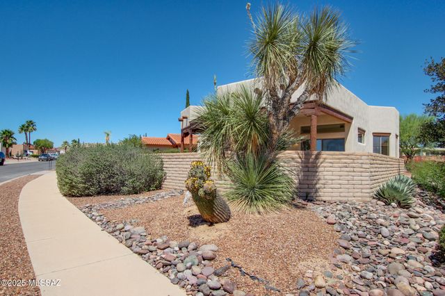 656 W Rio Moctezuma, Green Valley, AZ 85614