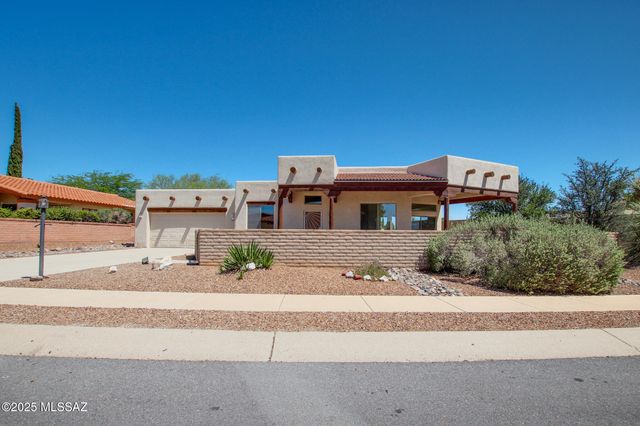 656 W Rio Moctezuma, Green Valley, AZ 85614