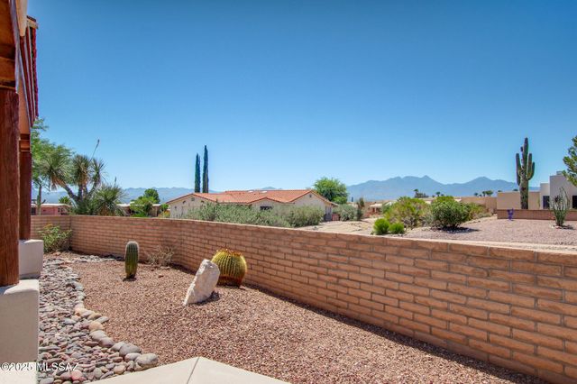 656 W Rio Moctezuma, Green Valley, AZ 85614