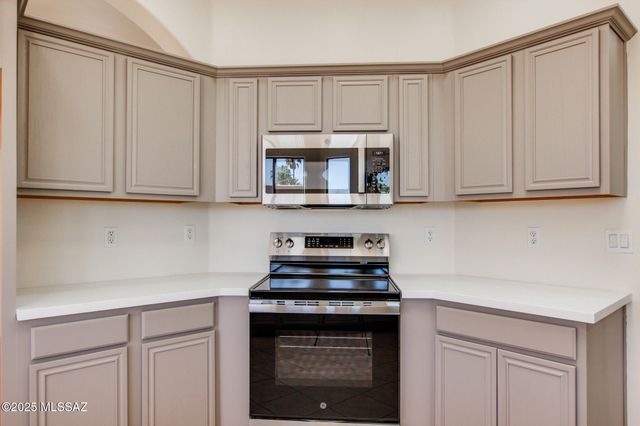 656 W Rio Moctezuma, Green Valley, AZ 85614