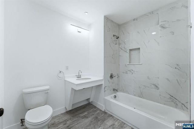 95 Shepherds Lane B201, Totowa, NJ 07512